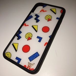 WILDFLOWER EMMA CHAMBERLAIN PHONE CASE